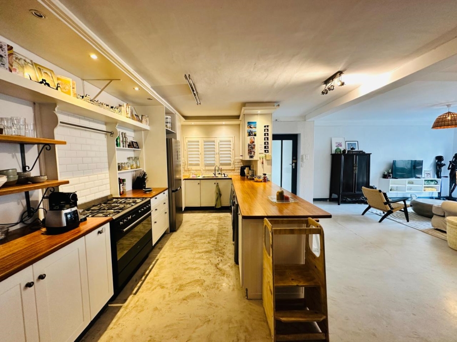 3 Bedroom Property for Sale in Sea Point Western Cape